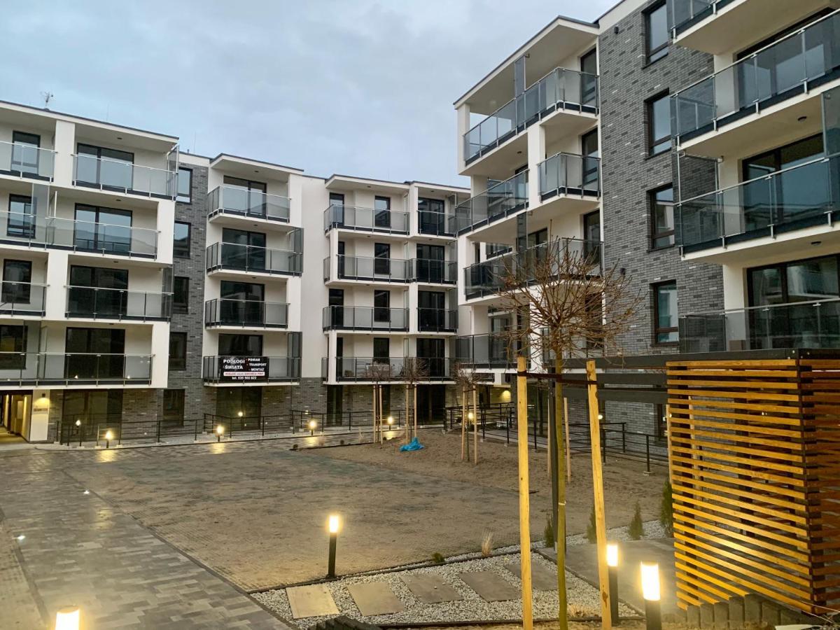 Loft Klonowa - Apartament Z Garazem キェルツェ エクステリア 写真
