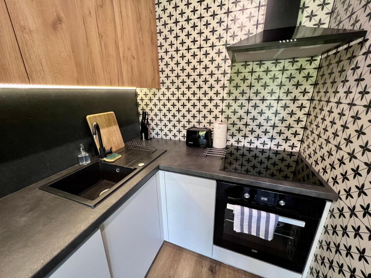 Loft Klonowa - Apartament Z Garazem キェルツェ エクステリア 写真