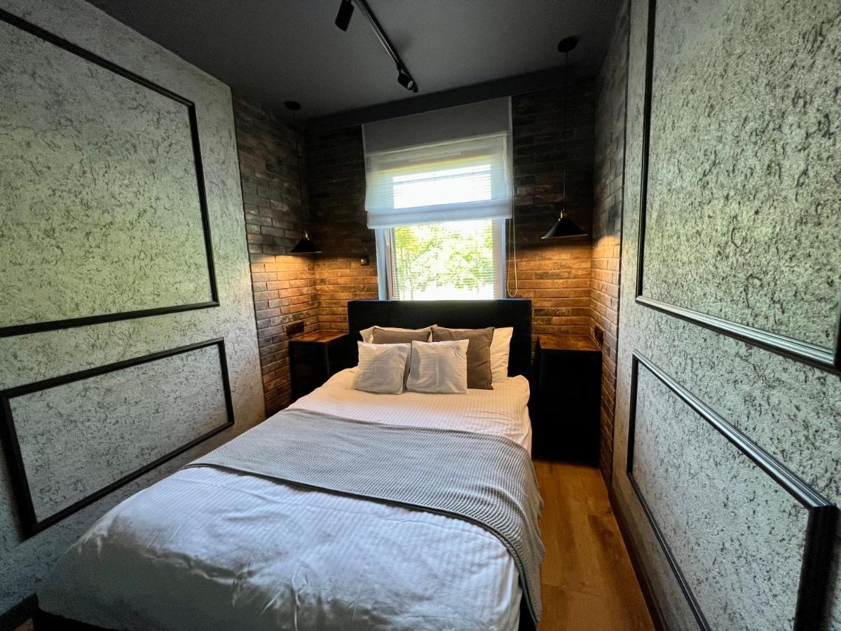 Loft Klonowa - Apartament Z Garazem キェルツェ エクステリア 写真