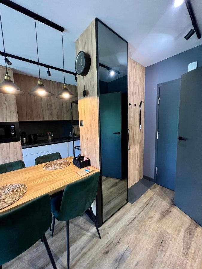 Loft Klonowa - Apartament Z Garazem キェルツェ エクステリア 写真