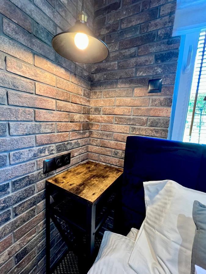 Loft Klonowa - Apartament Z Garazem キェルツェ エクステリア 写真