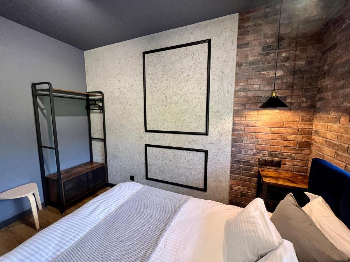 Loft Klonowa - Apartament Z Garazem キェルツェ エクステリア 写真