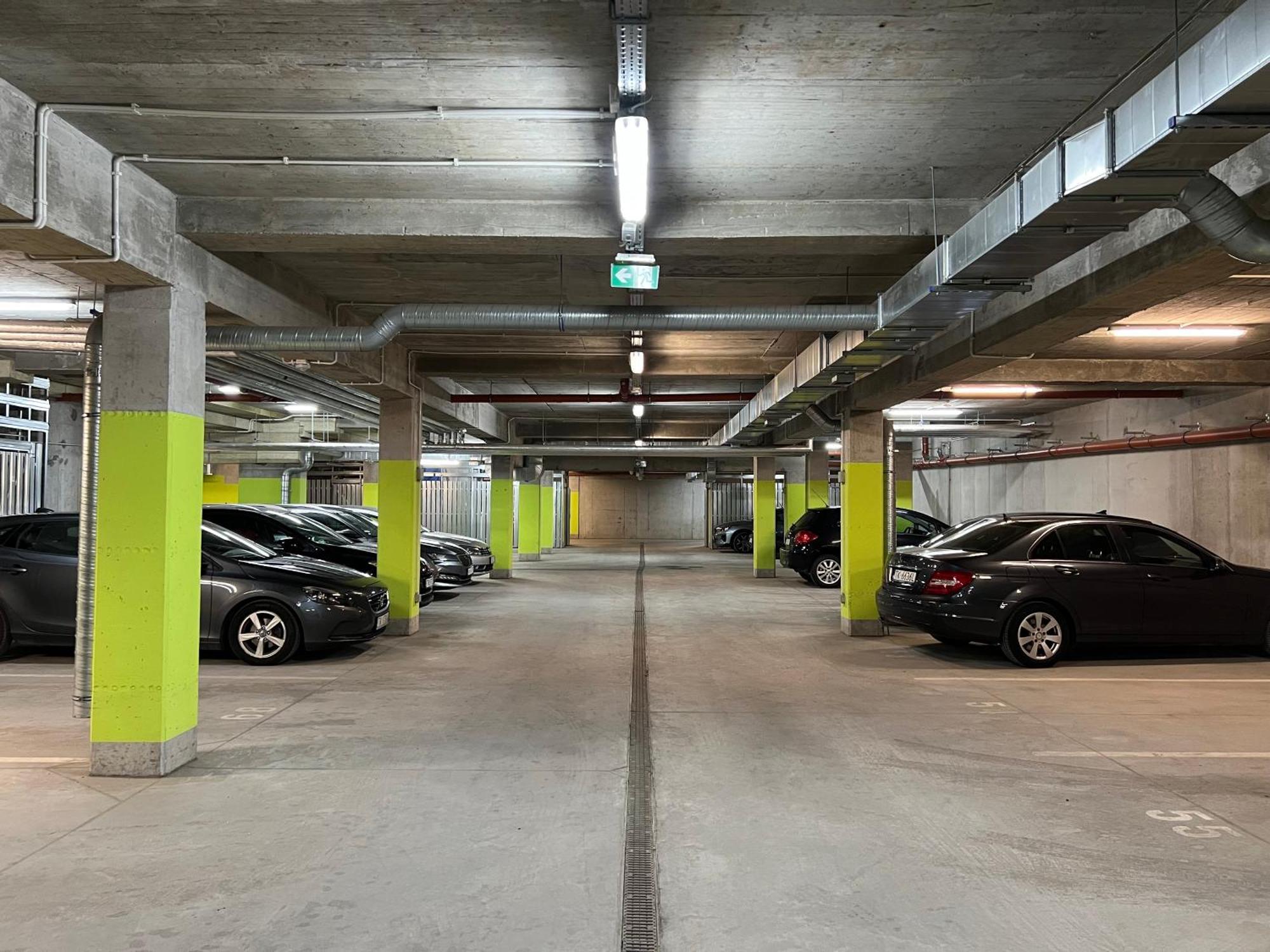 Loft Klonowa - Apartament Z Garazem キェルツェ エクステリア 写真